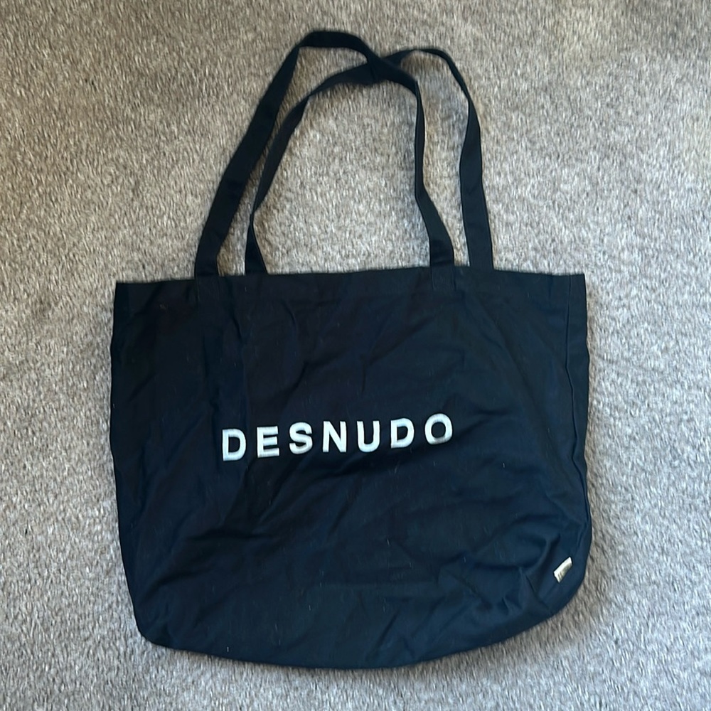 Desnudo Tote